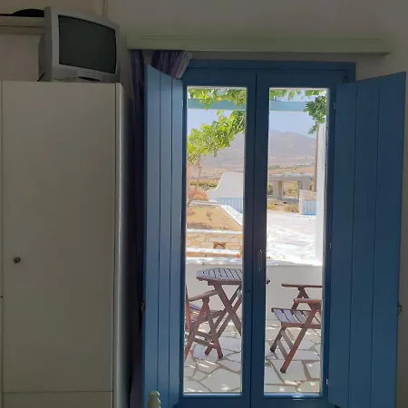 Captain's Rocks 3* Chrisi Akti (Paros)