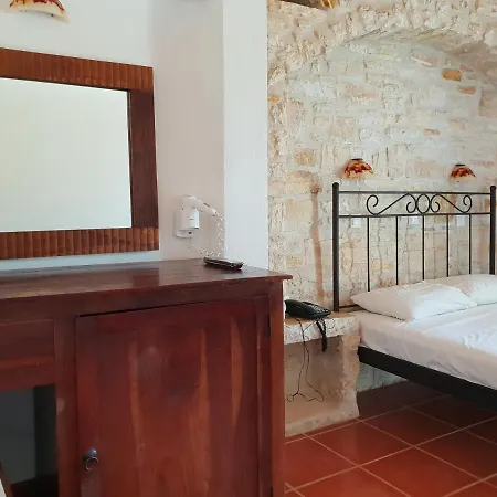 Captain's Rocks Chrisi Akti (Paros)