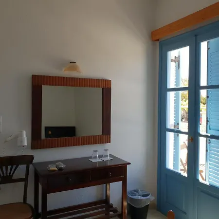 Captain's Rocks Chrisi Akti (Paros)