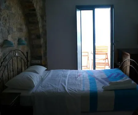 Captain's Rocks Hotel 3*
