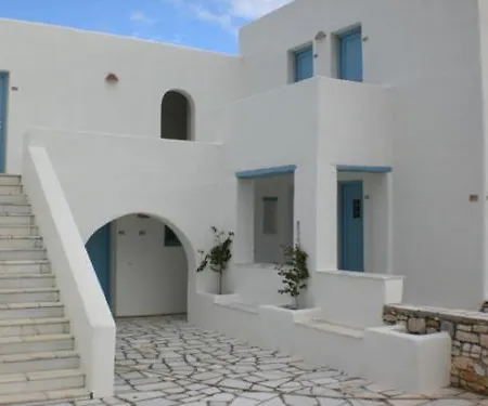 Captain's Rocks 3* Chrisi Akti (Paros)