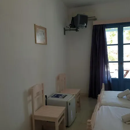 Hotel Captain's Rocks 3*