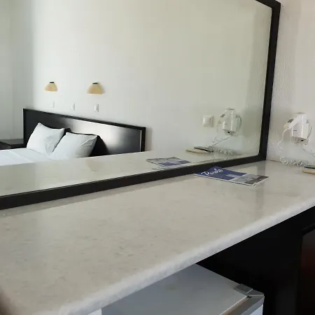Captain's Rocks Hotel Chrisi Akti (Paros)