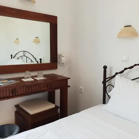 Captain's Rocks Hotel 3*