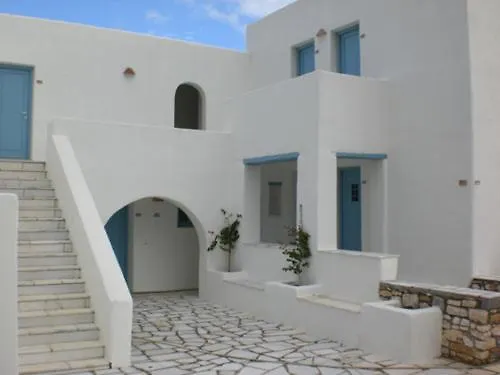 Captain's Rocks 3* Chrisi Akti (Paros)
