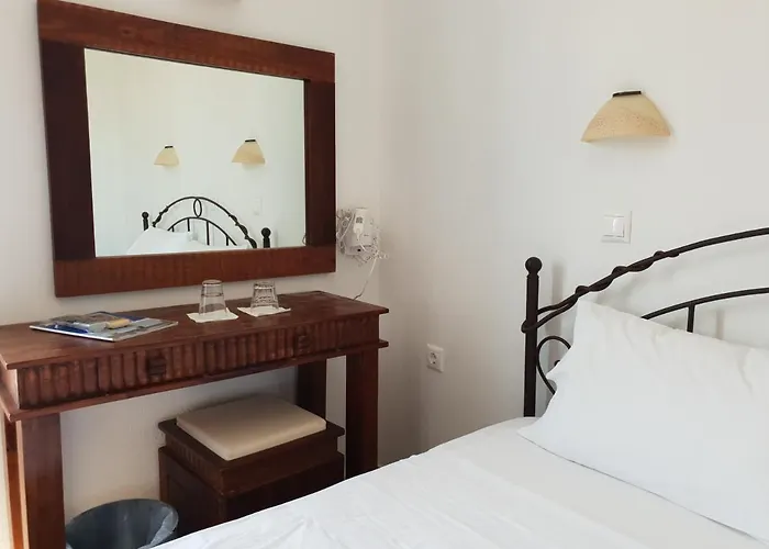 Captain's Rocks Hotel 3*