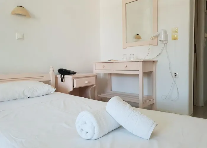 Hotel Captain's Rocks 3*